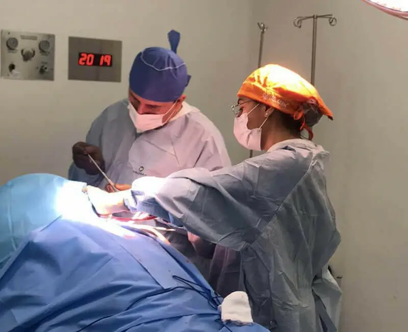 Dr. Oscar Rodríguez, traumatólogo y ortopedista especialista en columna vertebral